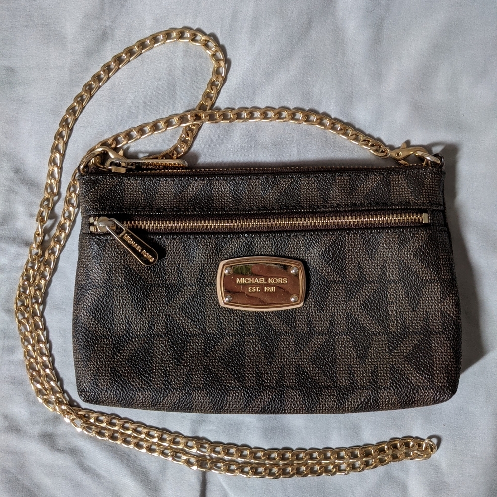 Michael Kors Chain Crossbody